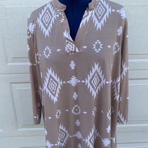 Honeyme Curvy 2X Aztec print top